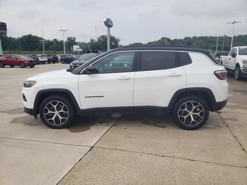 Used 2024 Jeep Compass Limited AWD/4WD image 8