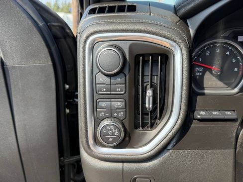 Used 2019 Chevrolet Silverado 1500 High Country w/ High Country Premium Package AWD/4WD image 31