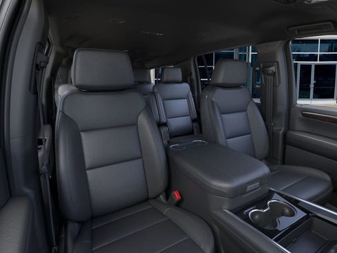 New 2026 Chevrolet Suburban LT w/ Comfort Package image 17