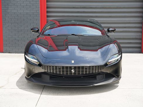 Used 2023 Ferrari Roma RWD image 9