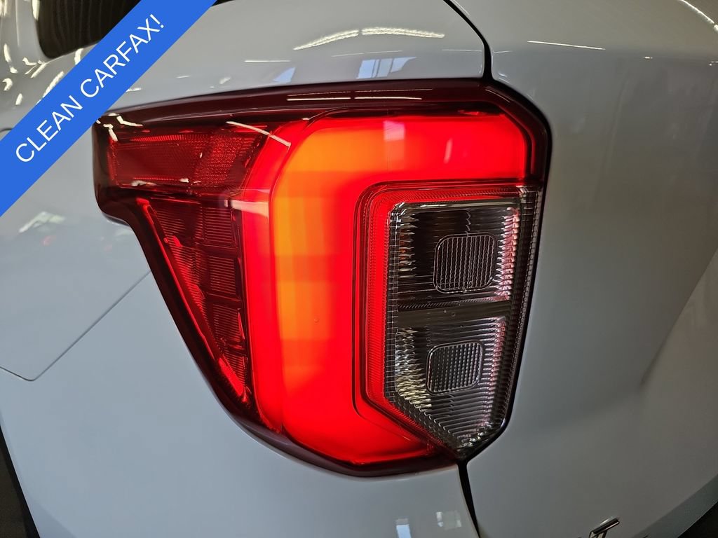 Used 2023 Ford Explorer XLT AWD/4WD image 35