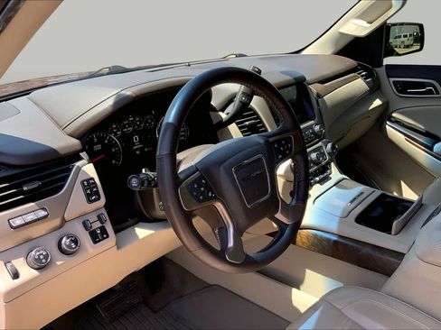 Used 2018 GMC Yukon Denali w/ Denali Ultimate Package AWD/4WD image 18