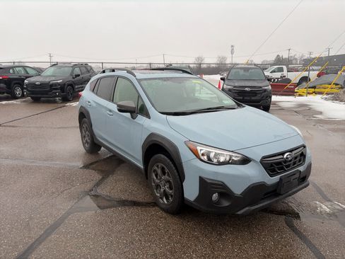 Used 2022 Subaru Crosstrek 2.5i Sport w/ Moonroof Package image 4
