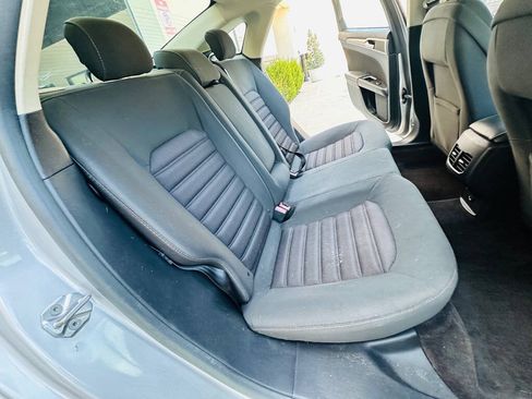 Used 2017 Ford Fusion SE FWD image 21