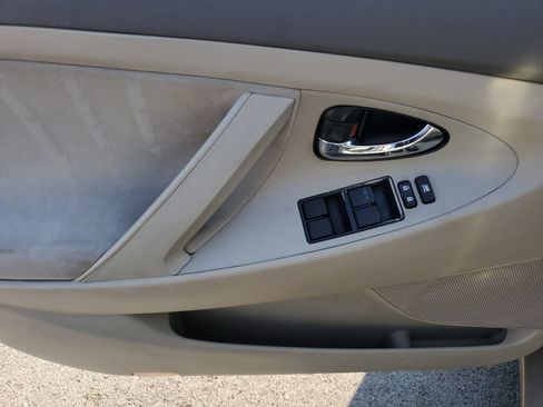 Used 2009 Toyota Camry LE FWD image 20