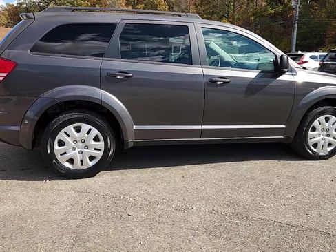 Used 2017 Dodge Journey SE image 18