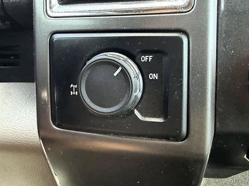 Used 2015 Ford F150 XLT w/ Equipment Group 301A Mid RWD image 37