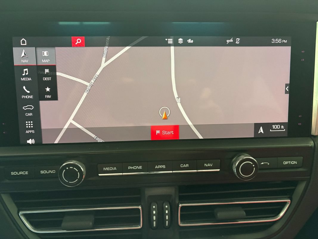 Used 2020 Porsche Macan AWD/4WD image 22