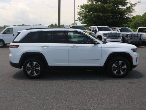 Used 2024 Jeep Grand Cherokee Limited 4xe AWD/4WD image 9
