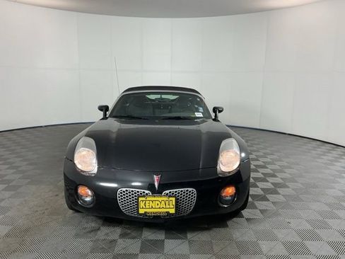 Used 2006 Pontiac Solstice Convertible w/ Premium Package RWD image 2