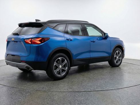Used 2025 Chevrolet Blazer LT FWD image 9