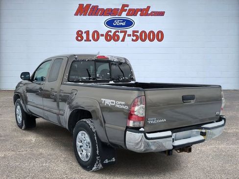 Used 2015 Toyota Tacoma 4x4 Access Cab V6 image 3
