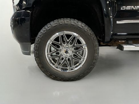 Used 2016 GMC Sierra 3500 Denali w/ Suspension Package, Off-Road AWD/4WD image 30
