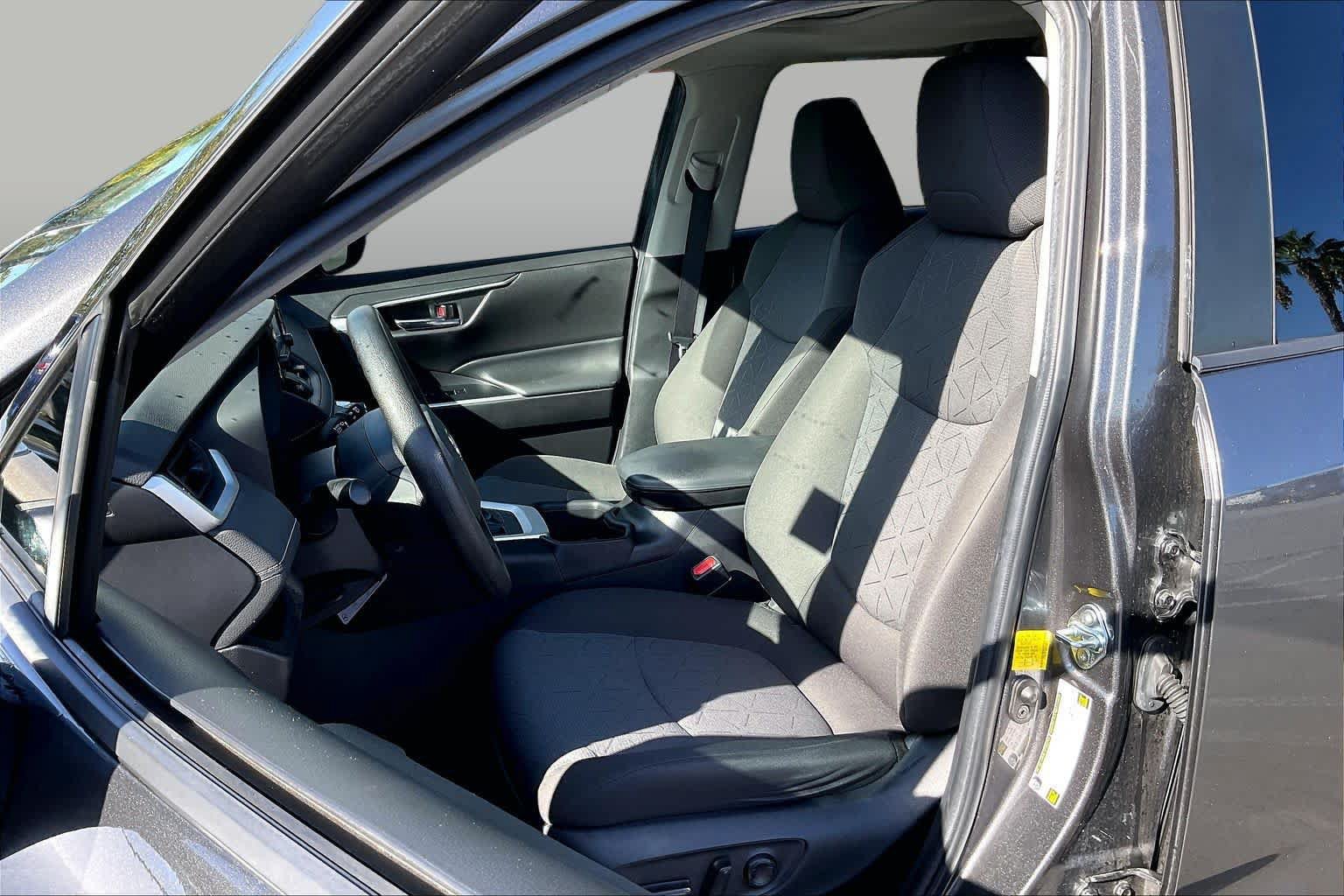 Certified 2022 Toyota RAV4 XLE w/ Convenience Package FWD image 7