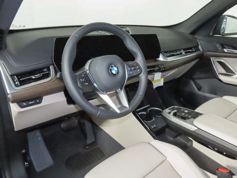 Used 2025 BMW X1 xDrive28i w/ Convenience Package AWD/4WD image 11
