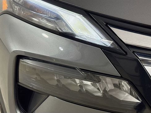 Used 2024 Nissan Rogue S FWD image 37
