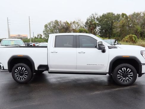 Used 2024 GMC Sierra 2500 Denali Ultimate image 9