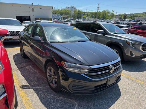 Used 2023 Volkswagen Jetta SE FWD image 5