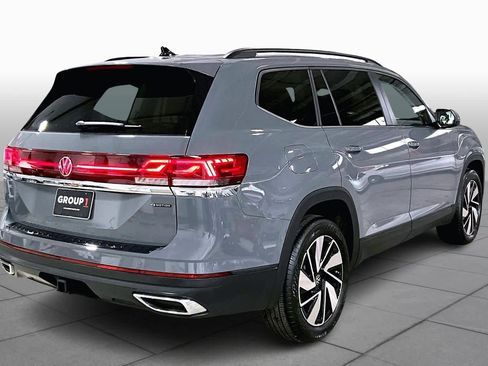 Used 2025 Volkswagen Atlas SE image 13