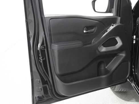 Used 2023 Nissan Frontier SV w/ SV Convenience Package image 4