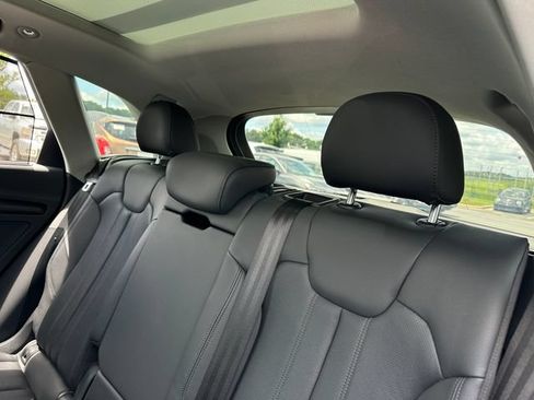 Used 2020 Audi Q5 e Prestige w/ Prestige Package AWD/4WD image 20