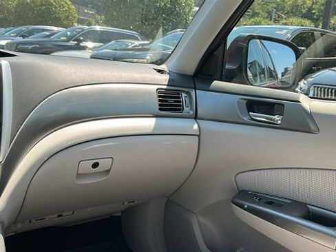Used 2013 Subaru Forester 2.5X Premium AWD/4WD image 24