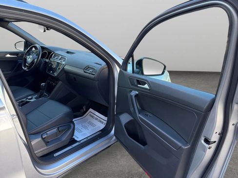 Used 2021 Volkswagen Tiguan SE R-Line w/ 3rd Row Seat Package image 16