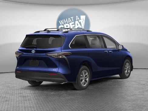New 2026 Toyota Sienna XLE AWD/4WD image 2