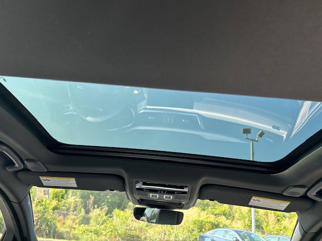 Certified 2022 Jaguar XF R-Dynamic SE AWD/4WD image 19