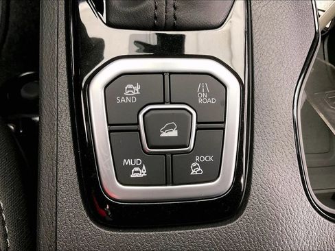 New 2026 Nissan Frontier SV w/ All-Weather Content Package image 42