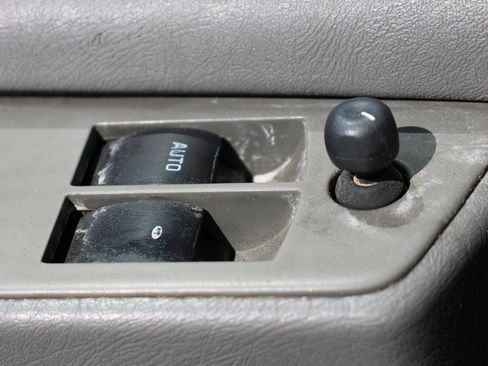 Used 2012 Chevrolet Express 2500 w/ Power Package image 20