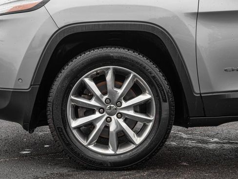 Used 2014 Jeep Cherokee Limited w/ Technology Group AWD/4WD image 37