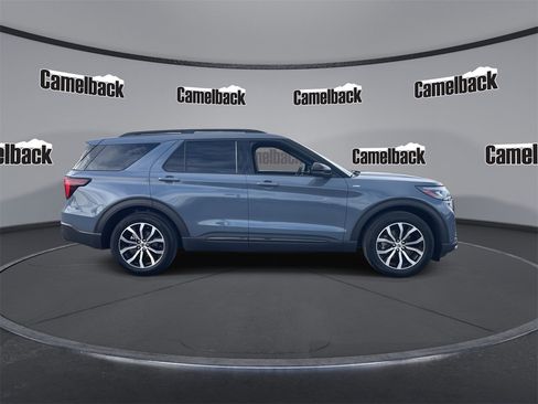 Used 2025 Ford Explorer ST-Line w/ Premium Package image 8