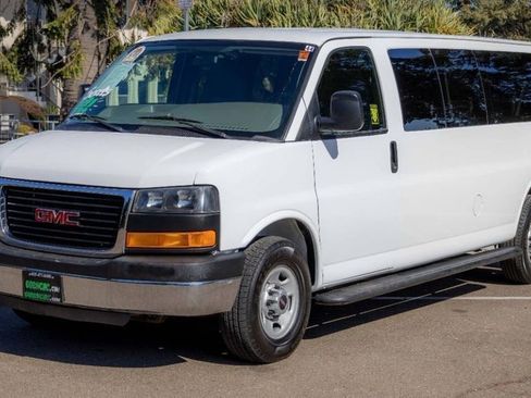 Used 2015 GMC Savana 3500 LS w/ Chrome Appearance Package image 3