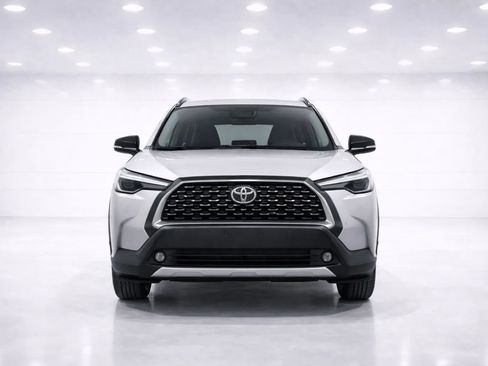 Used 2025 Toyota Corolla Cross XLE w/ Convenience Package AWD/4WD image 8