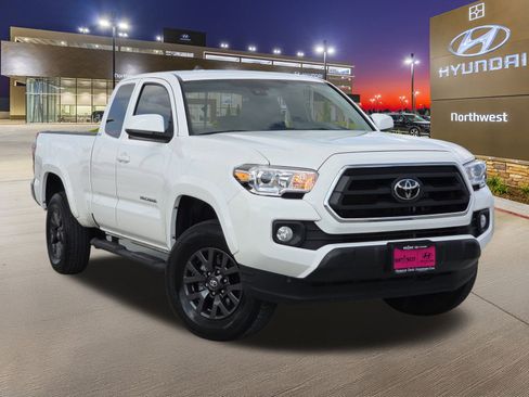Used 2022 Toyota Tacoma SR5 image 3