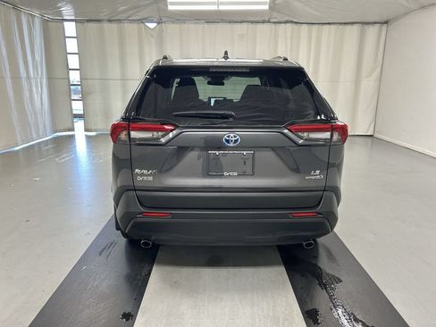Used 2024 Toyota RAV4 LE AWD/4WD image 20