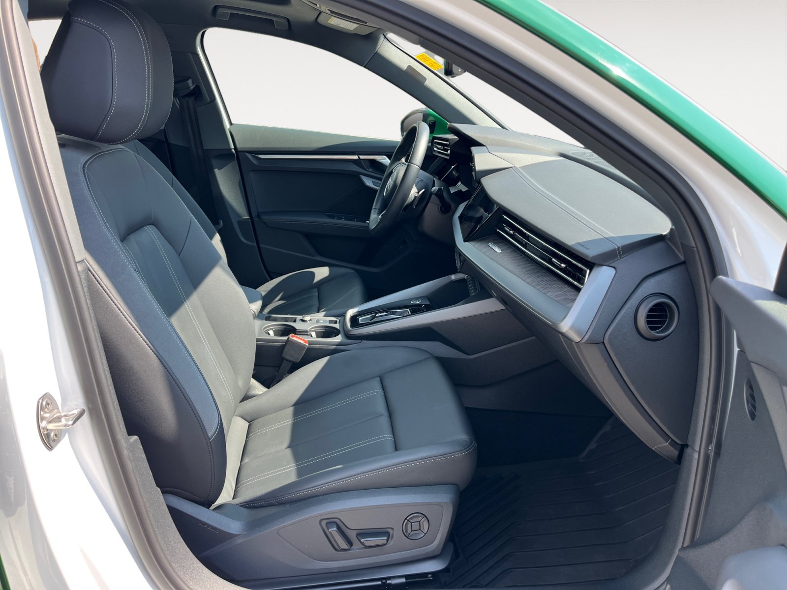 Used 2025 Audi A3 2.0T Premium w/ Convenience Package AWD/4WD image 18