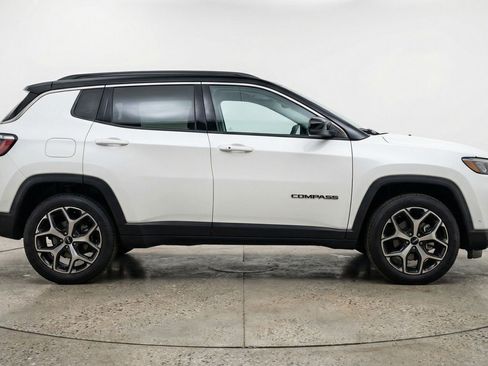 Used 2025 Jeep Compass Limited AWD/4WD image 11