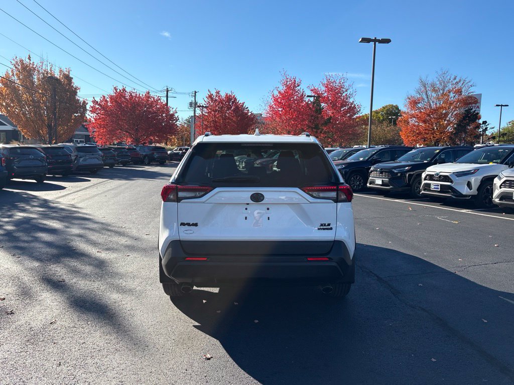 Certified 2020 Toyota RAV4 XLE w/ Convenience Package AWD/4WD image 5