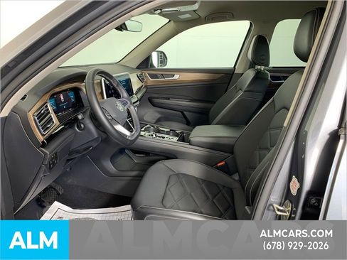 Used 2025 Volkswagen Atlas SE image 9