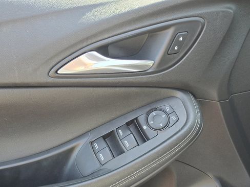 Certified 2020 Buick Encore GX Preferred w/ Cold Weather Comfort Package FWD image 30