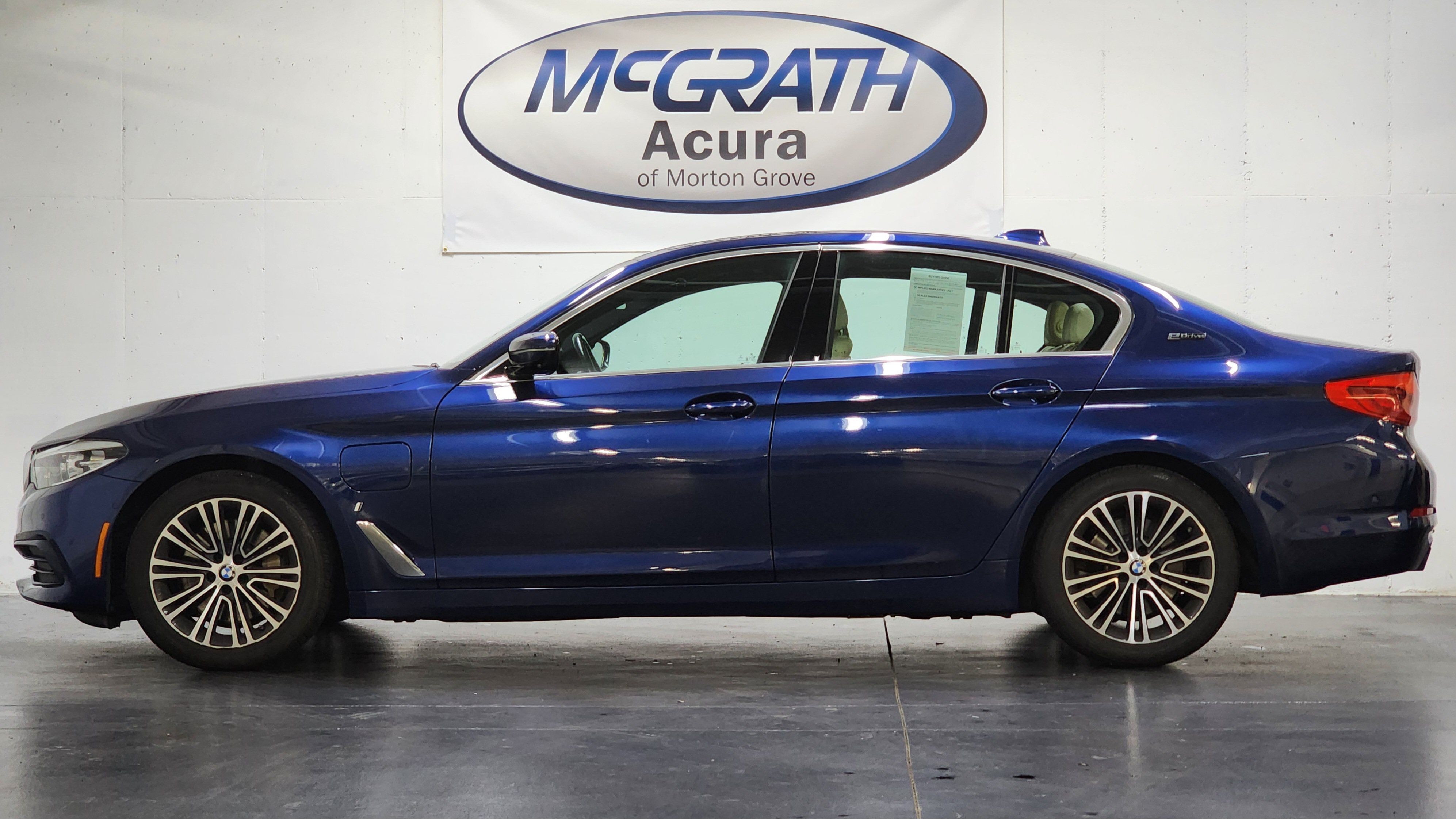 Used 2019 BMW 530e xDrive w/ Premium Package AWD/4WD image 11