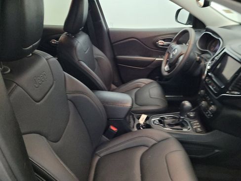 Used 2021 Jeep Cherokee Limited image 21