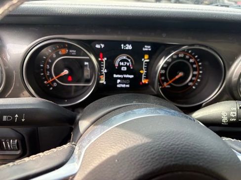 Used 2019 Jeep Wrangler Unlimited Sahara image 15