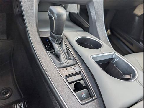 Used 2020 Toyota Avalon XLE w/ Moonroof Package FWD image 15