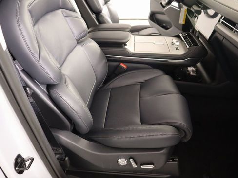 New 2025 Lincoln Navigator Reserve AWD/4WD image 14
