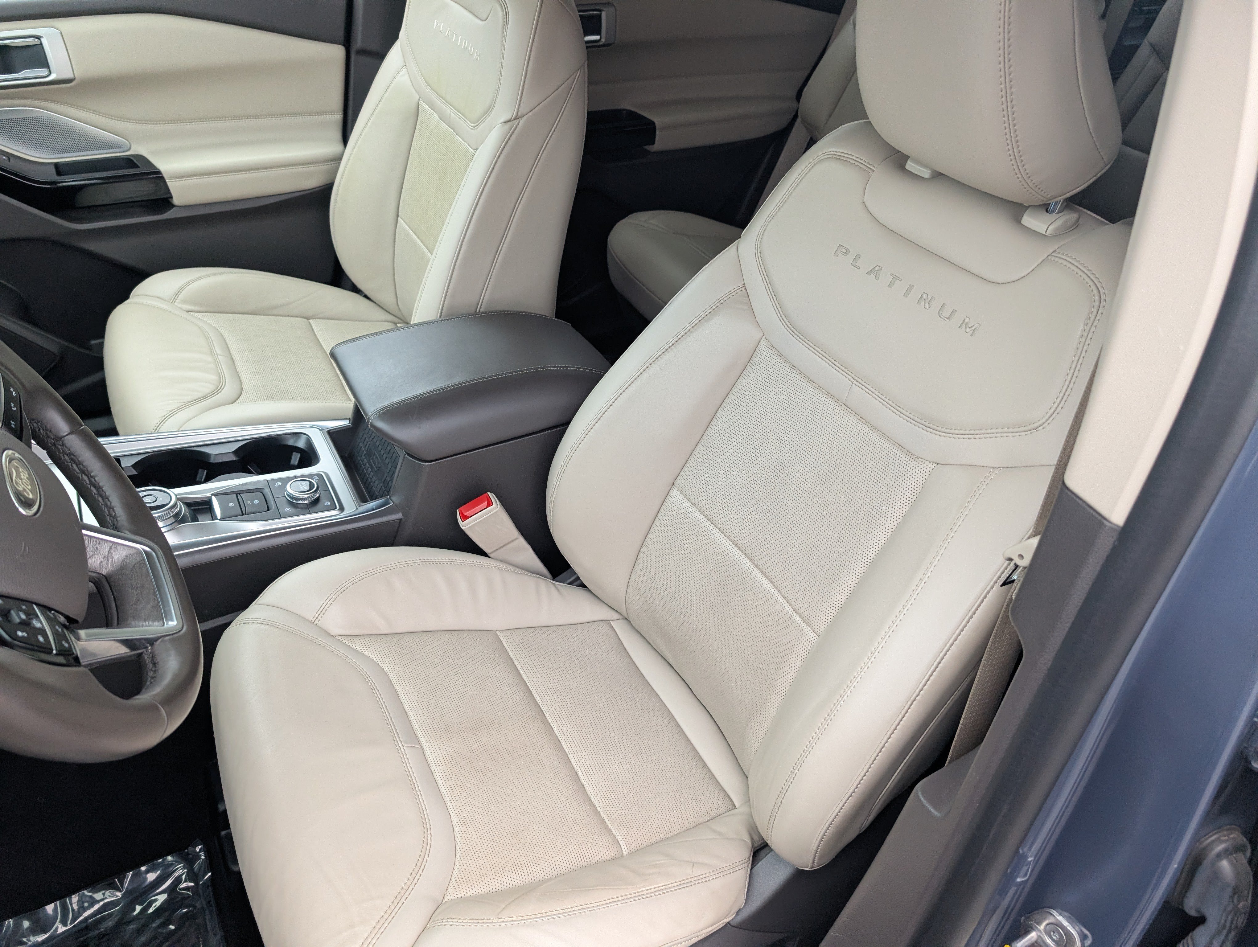 Used 2021 Ford Explorer Platinum w/ Equipment Group 601A AWD/4WD image 12