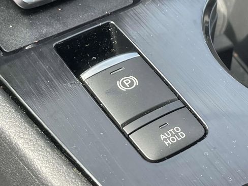 Used 2025 Nissan Rogue S image 29