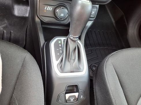 Used 2019 Jeep Renegade Sport image 15